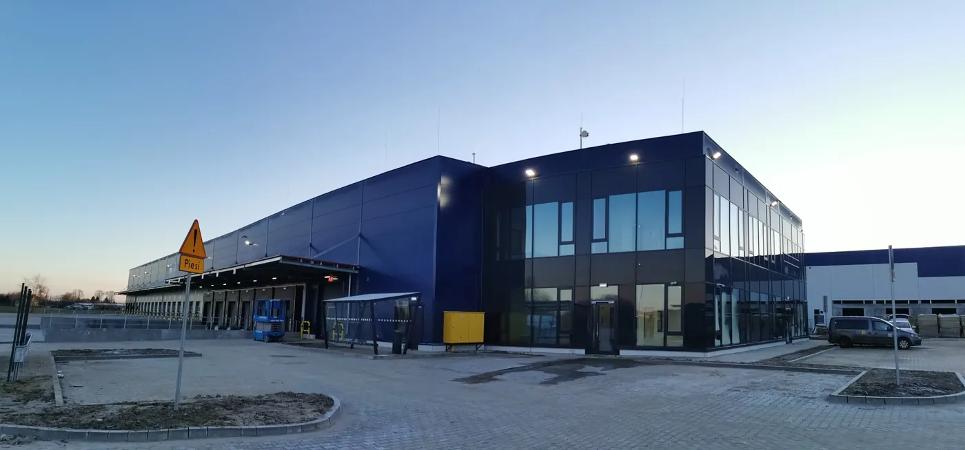Instalacje elektryczne w hali kurierskiej – realizacja EXEVER