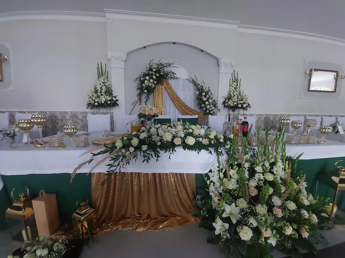 Dekoracja stołu Pary Młodej