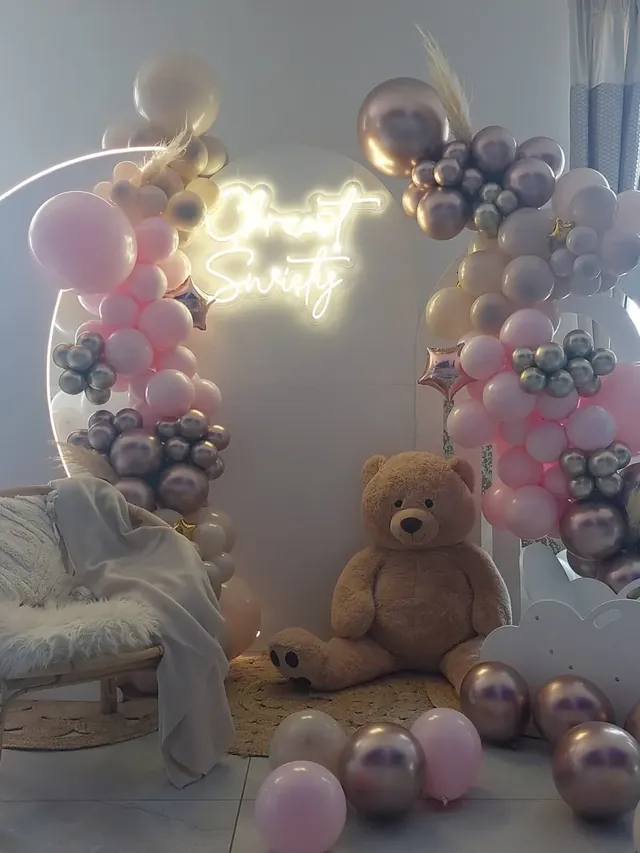 Ścianka z balonami i misiami