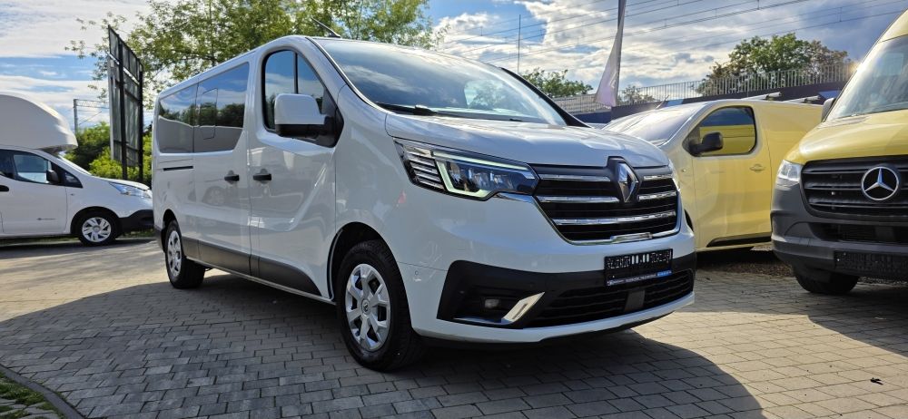 Renault Trafic 2.0 dCi 150 KM, 8 osób