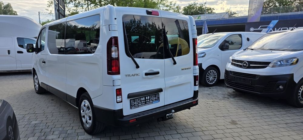Renault Trafic 2.0 dCi 150 KM, 8 osób, zdjęcie 8
