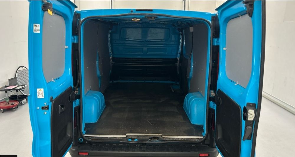 Renault Trafic L2H1 2.0 dCi 150 KM, 6 osób, zdjęcie 10